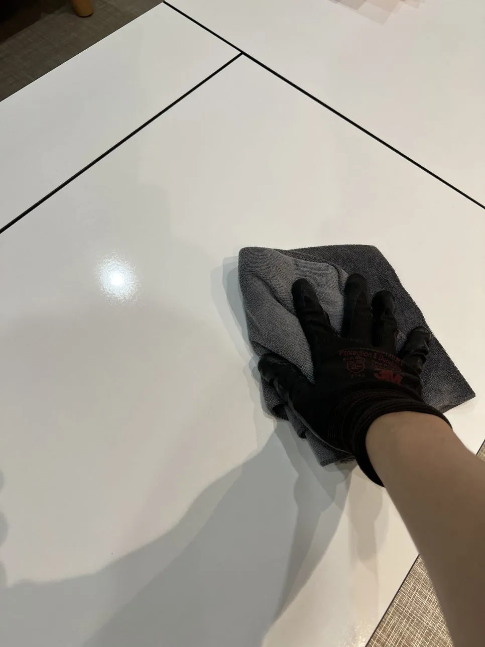 지식산업센터 청소 파티션 상단 닦기