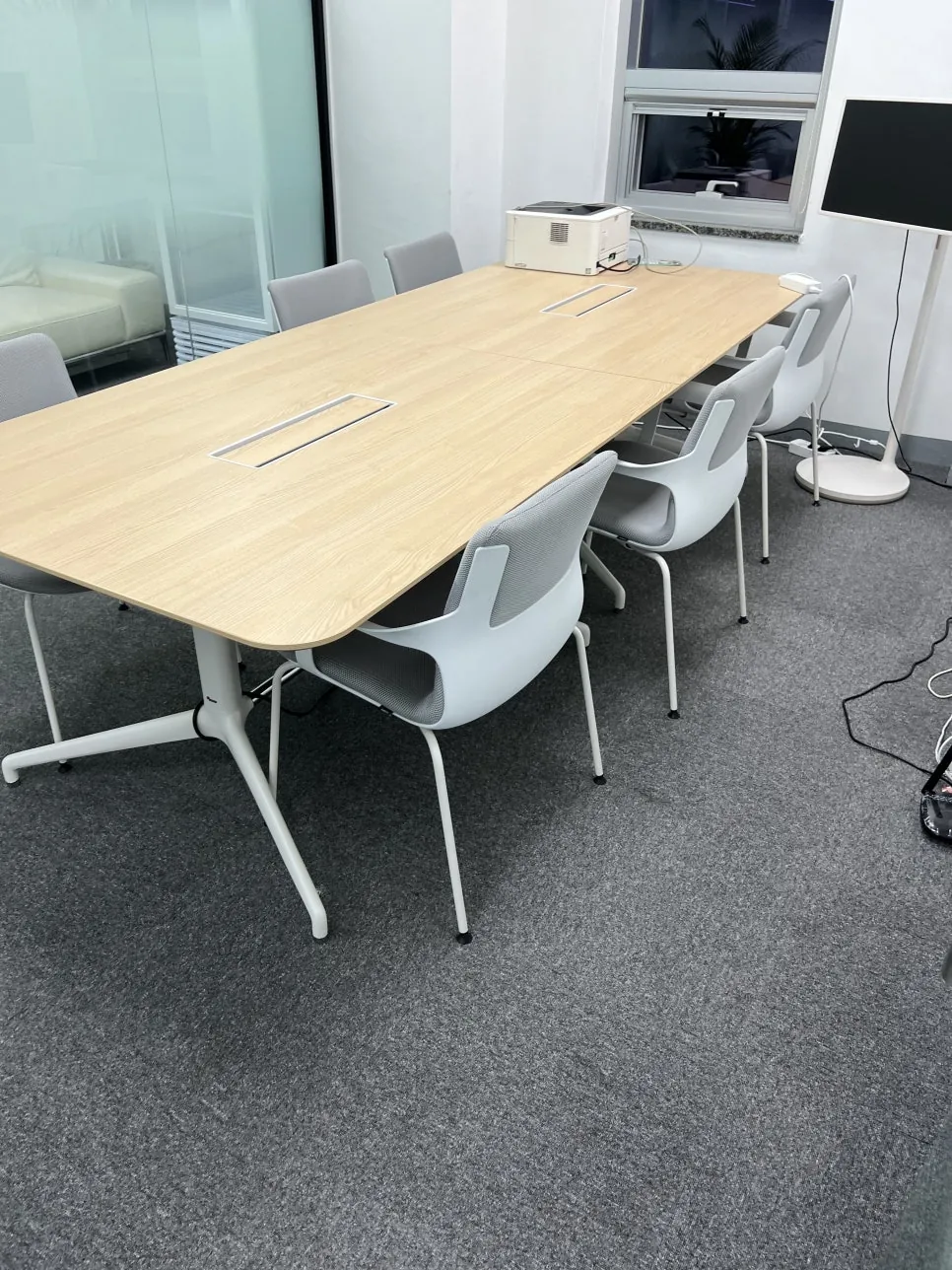 강남구 삼성동 사무실 주 1회 정기청소 카페트 바닥 - 회의실 정리